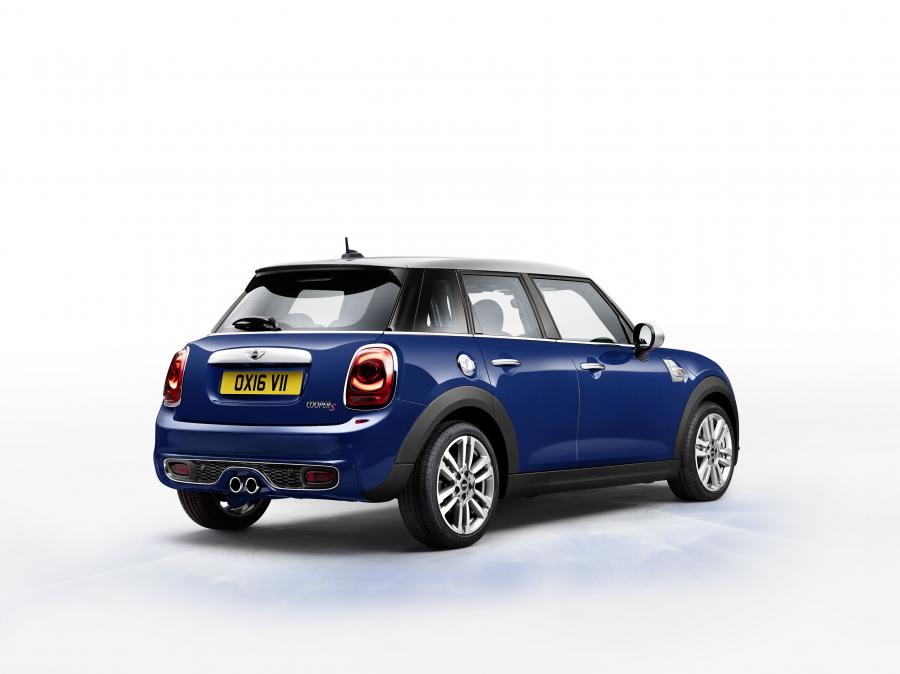  Mini Cooper S 5-Door Seven 2016 года  (фото 2 из 15)